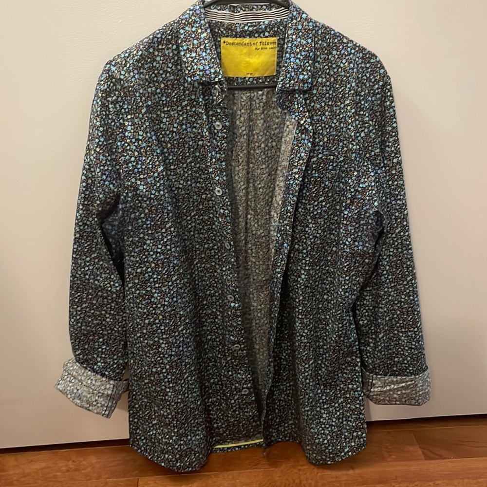 Descendant of thieves large button down